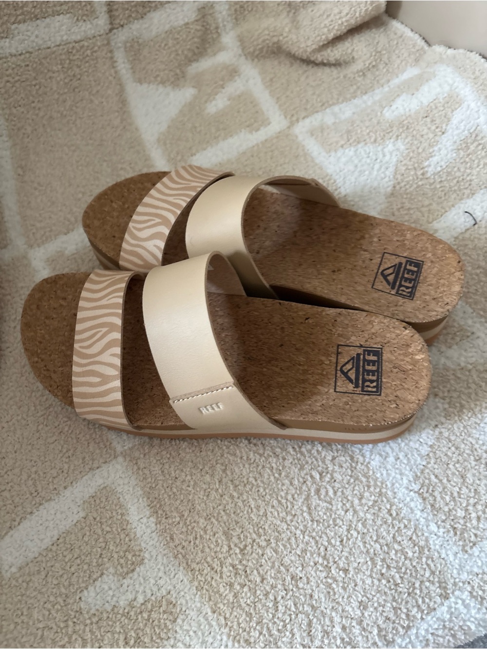 Reef womens Cream Double-Strap Slide Sandals with Patterned Accent never worn